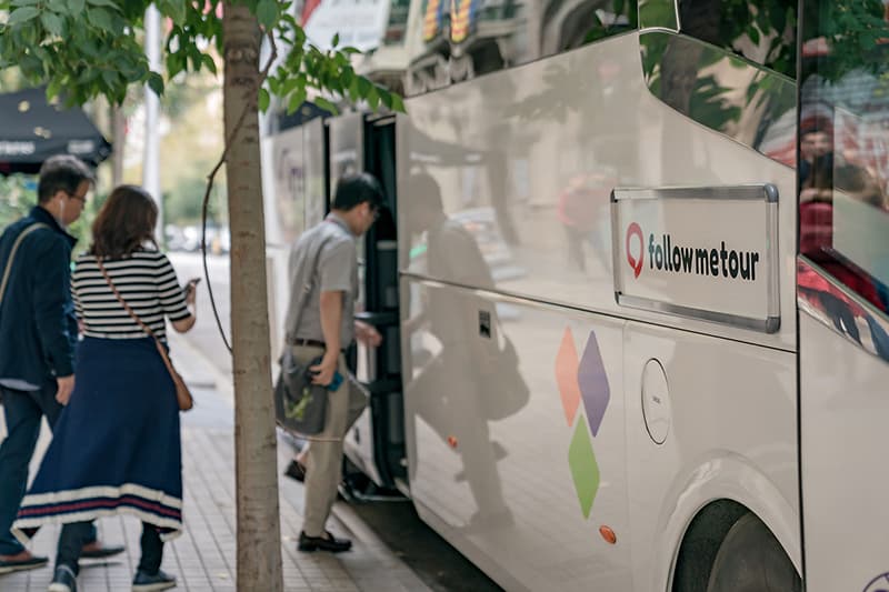 팔로우미투어 전용 버스